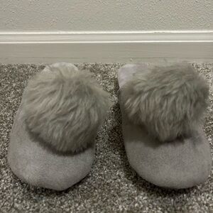 Banana Republic Kids Gray Slippers with Fluffy Pom-Poms